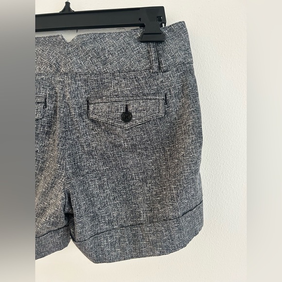 Express Black White Textured  Cuffed Dress Shorts Size 6 - Picture 7 of 9